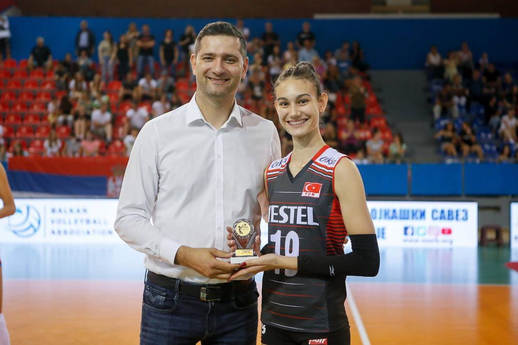 Harika kız Defne Başyolcu: Defne Başyolcu kimdir? 6